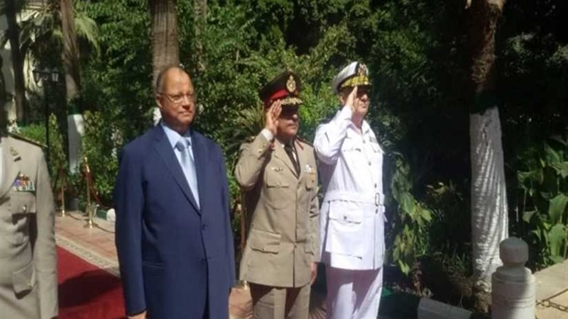 محافظ القاهرة وقائد