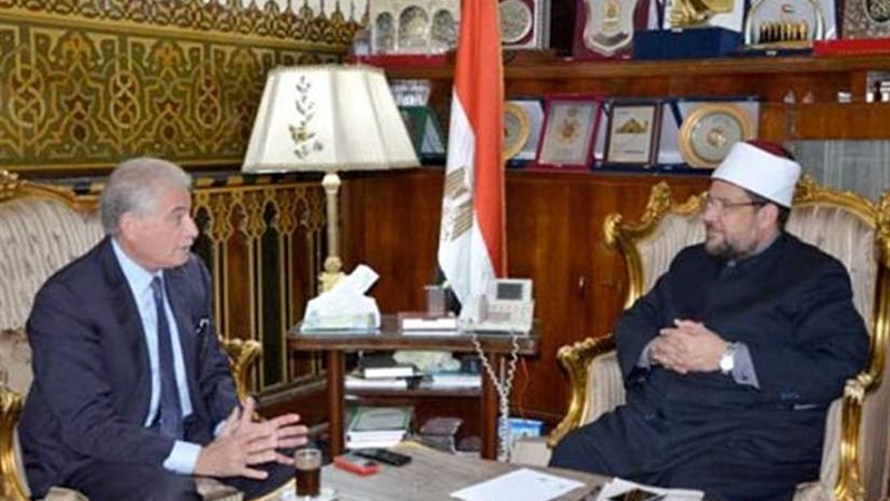 وزير الأوقاف ومحافظ