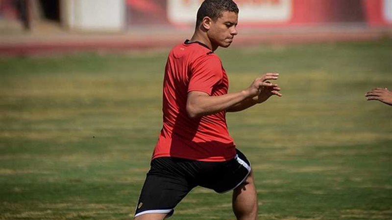 ثنائي الأهلي يخضعان