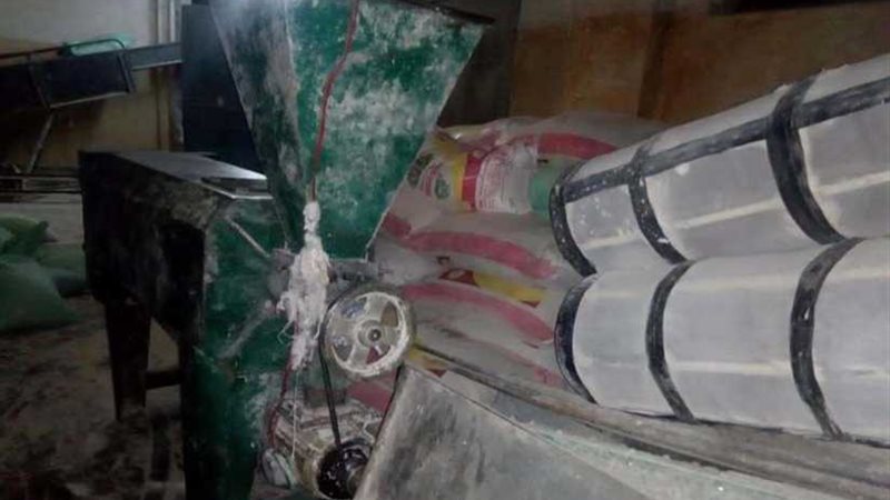 بالصور.. صاحب مخزن