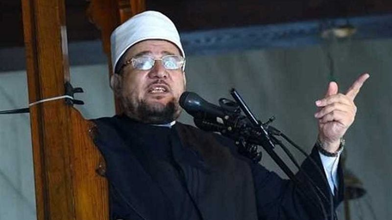 وزير الأوقاف يؤدي