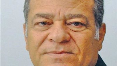 أحمد نوار فنان بدرجة قناص على جبهة القتال في الحرب وتجسيده بالريشة