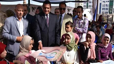 أعمال فنية تجسد نصر أكتوبر في مهرجان الرسم الفوري بالبحيرة