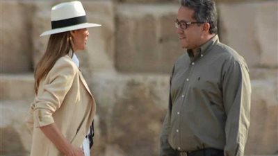 وزير الآثار يستقبل قرينة الرئيس الأمريكي أثناء زيارتها للأهرامات