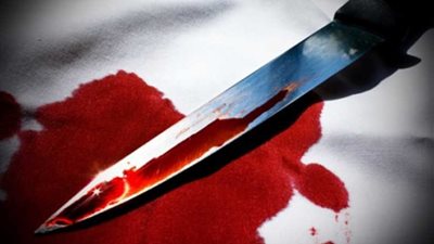 زوجان يتبادلان الطعن بـ