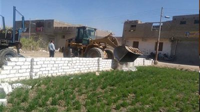 استعادة 154 فدانا و2846 مترا مربعا خلال حملات استرداد أراضي الدولة بقنا