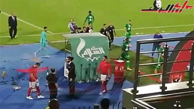 بالفيديو.. أحمد فتحي يصاب بشد في العضلة الأمامية ويغادر موقعة الأهلي والاتحاد