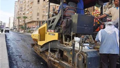 محافظ البحيرة يتفقد أعمال الرصف بدمنهور 