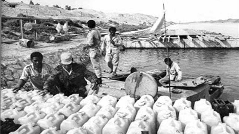 مقاتلون وراء أبطال