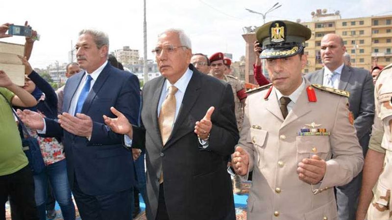 محافظ الدقهلية يضع