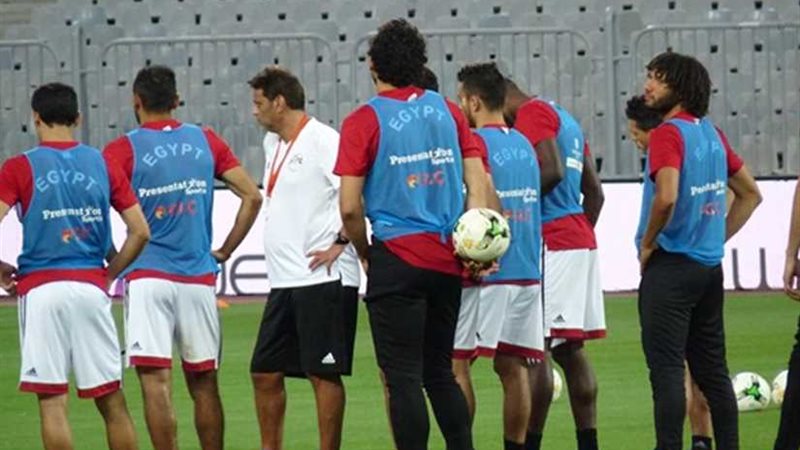 المنتخب الوطني يبدأ