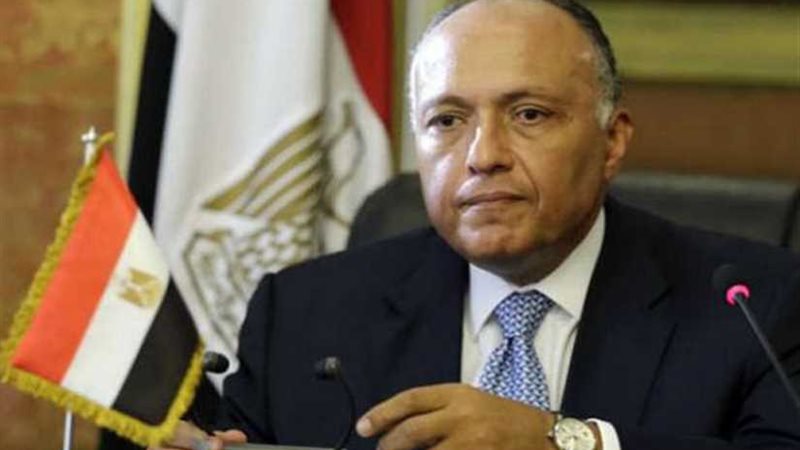 شكري يعقد اجتماعاً