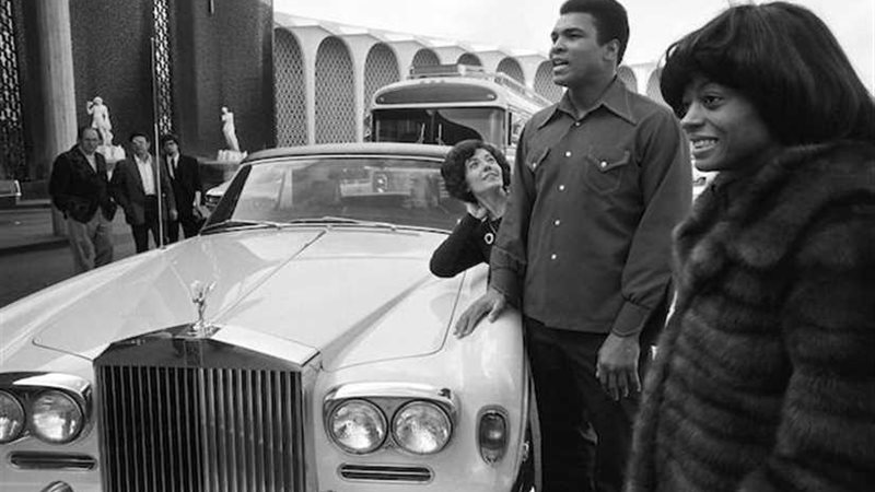 شاهد.. سيارة محمد