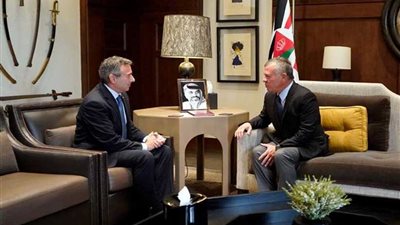 الملك عبد الله الثاني يودع سفير مصر لدى الأردن