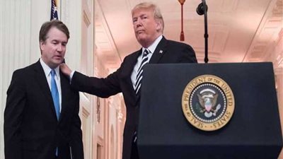 ترامب يعتذر لمرشحه أمام الجميع