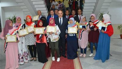 السعيد يكرم طلاب مدرسة الصم والبكم بطنطا