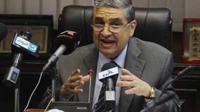 شاكر: نستهدف توليد 42% من الكهرباء من الطاقة المتجددة