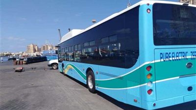 وصول أول أتوبيس يعمل بالطاقة الكهربائية إلى ميناء الإسكندرية