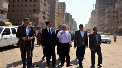 محافظ القليوبية يتابع أعمال رفع القمامة بشبرا الخيمة