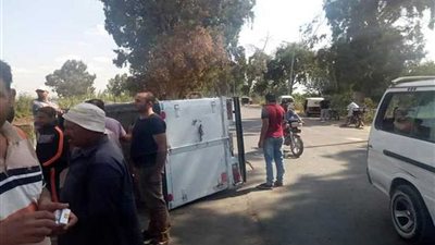 إصابة شخص في حادث تصادم ببني عبيد.. صور