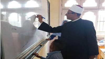 وكيل الأزهر يتابع الدراسة بمعهد الحسين.. برنامج جديد لتحفيظ القرآن الكريم للطلاب
