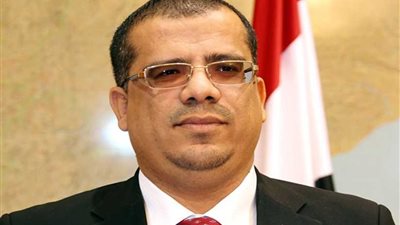 دبلوماسي يمني: ما يحدث في اليمن هو انقلاب مكتمل الأركان بدعم مباشر من إيران