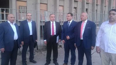 نقيب الصحفيين يختتم زيارته لجامعة أسيوط بجولة تفقدية لموقع مستشفى الإصابات الجامعي الجديد.. صور