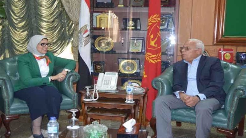 وزيرة الصحة تراجع