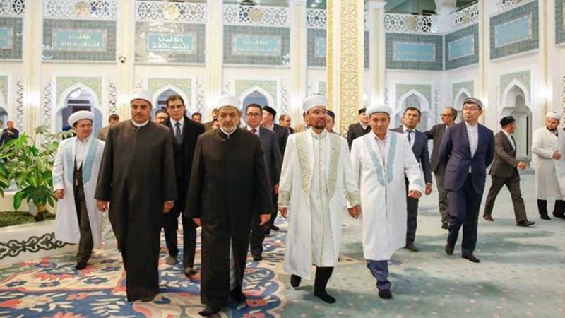 الإمام الأكبر يغادر