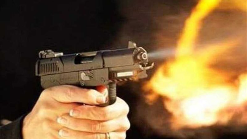 إصابة ٤ أشخاص بطلق