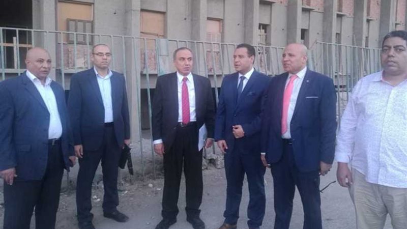 نقيب الصحفيين يختتم