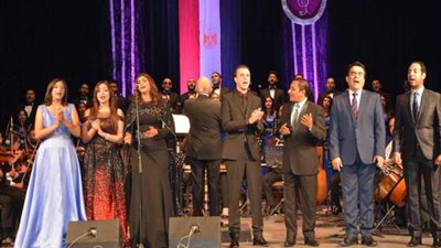 حفل أكتوبر يشهد إقبالًا جماهيريًا كبيرًا بمسرح أوبرا دمنهور