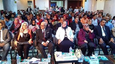 تكريم 99 طالباً وطالبة من المتفوقين من أبناء المعلمين بـ