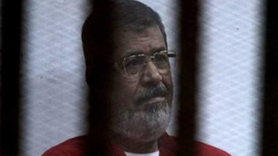 غدا.. طعن مرسي وآخرين على حكم حبسهم بقضية 