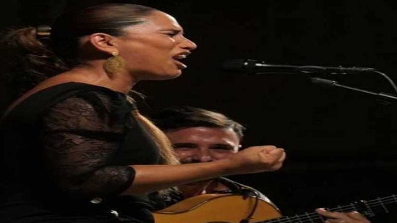 ثنائي اسبانى فى حفل