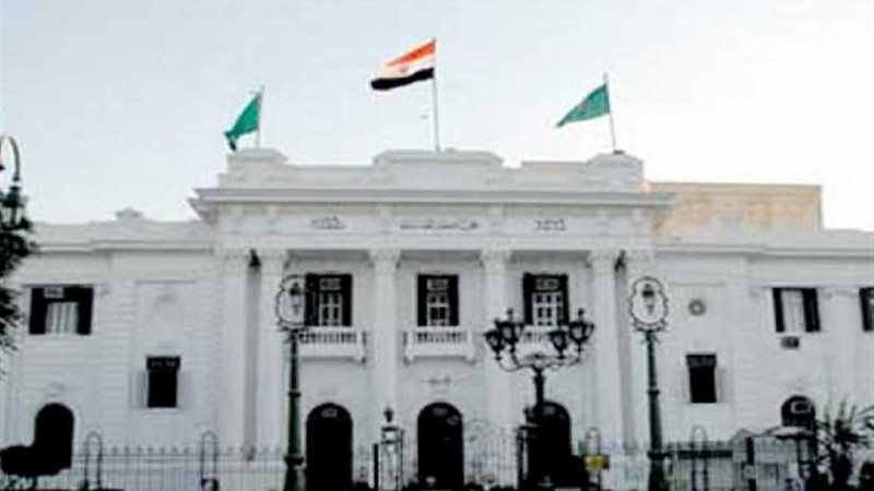 إحالة 52 عاملا بالإدارة