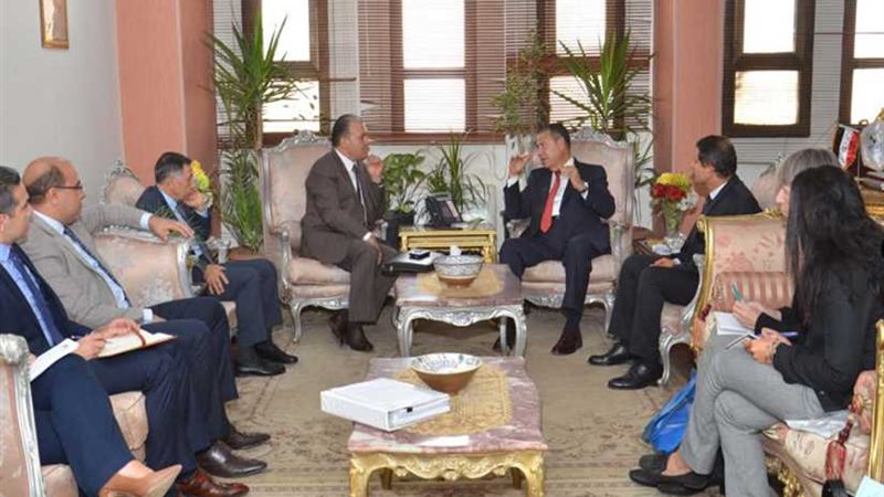 محافظ بني سويف يستقبل