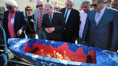 42 فنانًا متطوعًا يحولون حوائط 