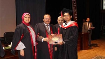 جامعة طنطا تحتفل بتخريج الدفعة الرابعة من طلاب البرنامج الماليزي بكلية طب الأسنان