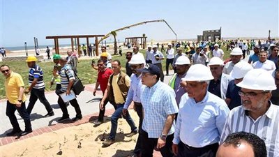 رئيس الوزراء يتفقد كورنيش 