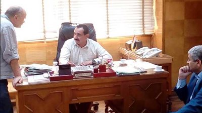 رئيس المحلة يوجه بعمل دراسة لكل منشأة طبية للتخلص من النفايات