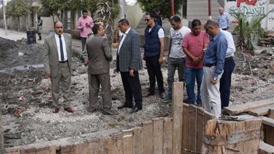 محافظ البحيرة يتفقد أعمال إحلال وتجديد مشروع الصرف الصحي بدمنهور