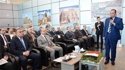 وزير الطيران المدني يشهد الافتتاح التجريبي لمطار سفنكس الدولي 