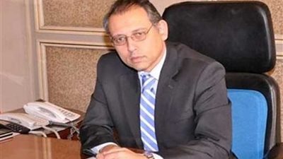 بعد أكثر من 20 عاماً..السفارة المصرية في لبنان تعيد مواطنا إلى أسرته سالماً