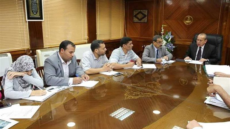 محافظ كفرالشيخ يبحث