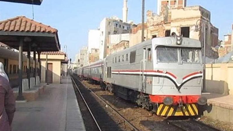 تأخر 13 قطارا في