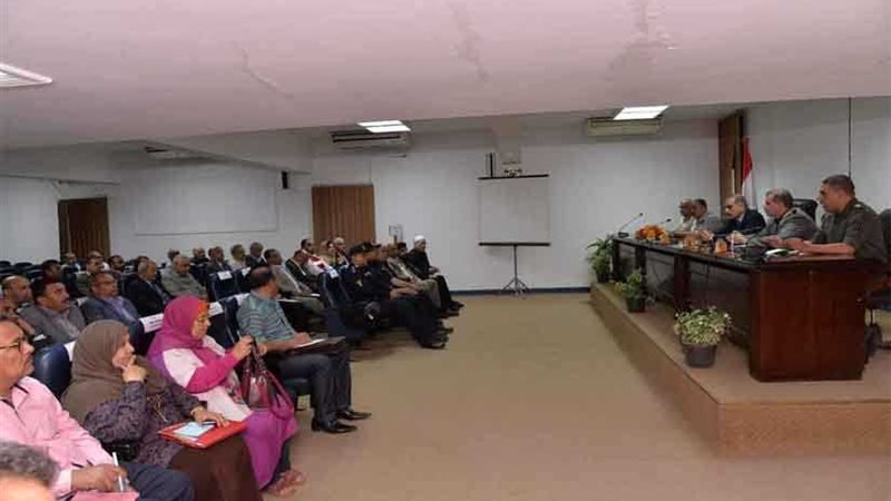 محافظ أسيوط يترأس