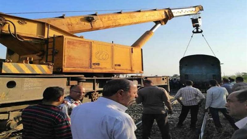 رفع جرار قطار بنى