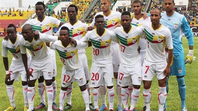 منتخب الجزائر يسقط