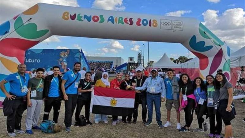 الخماسي الحديث يتألق